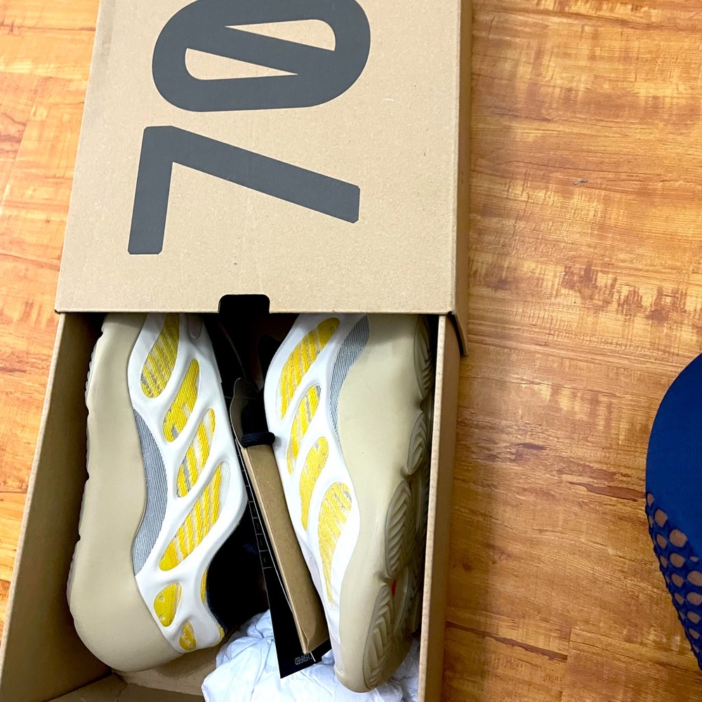 Yeezy 700 V3 'Safflower' Orthodox sneaker